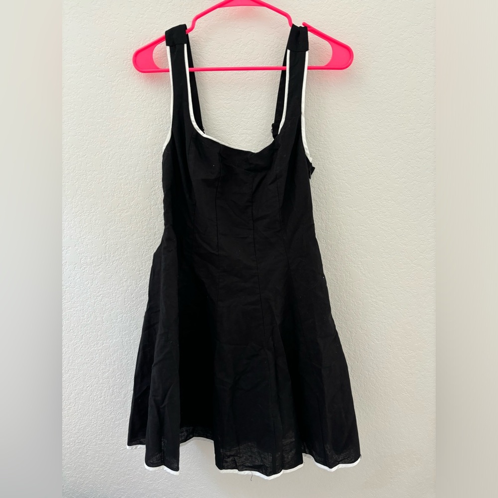 Elegant Black Sleeveless Dress